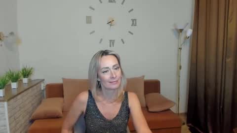 Snapshot of julia__cherry_ chatting on February 2025 02:18:01 PM julia__cherry_ online show from February 2025 02:18:01 PM