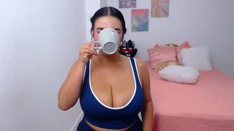 julia online show from December 2025 05:04:02 AM