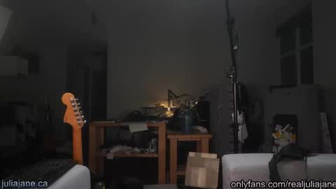 Julia Jane online show from March 2026 02:40:01 AM