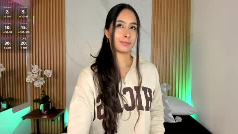 Snapshot of julia_martinezz_ chatting on April 2026 11:33:01 AM J U L IA M A R T I N E Z online show from April 2026 11:33:01 AM