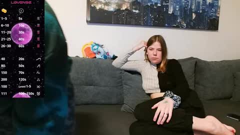 julia_official online show from March 2025 07:53:01 PM