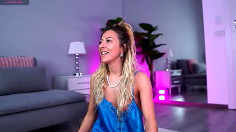 Julia online show from January 2026 02:15:01 AM