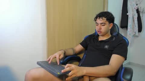 Snapshot of julian_billy chatting on November 2025 09:16:02 PM julian billy online show from November 2025 09:16:02 PM