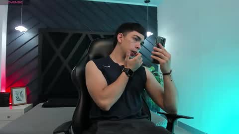 Snapshot of julian_mercier chatting on January 2026 11:26:01 AM JULIAN online show from January 2026 11:26:01 AM