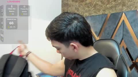 Snapshot of julian_mercier chatting on February 2026 11:18:01 AM JULIAN online show from February 2026 11:18:01 AM