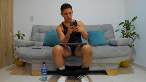 Snapshot of julian_wallace chatting on December 2024 04:20:01 AM julian_wallace online show from December 2024 04:20:01 AM