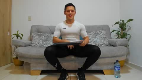 Snapshot of julian_wallace chatting on December 2024 10:09:02 PM julian_wallace online show from December 2024 10:09:02 PM