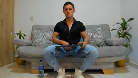 Snapshot of julian_wallace chatting on December 2024 10:49:02 PM julian_wallace online show from December 2024 10:49:02 PM