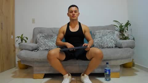 Snapshot of julian_wallace chatting on December 2024 12:10:02 AM julian_wallace online show from December 2024 12:10:02 AM