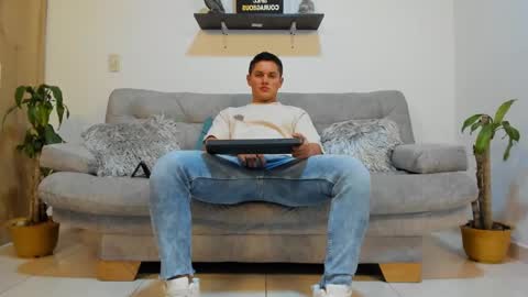 Snapshot of julian_wallace chatting on January 2025 12:15:01 AM julian_wallace online show from January 2025 12:15:01 AM