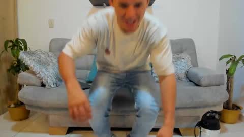 Snapshot of julian_wallace chatting on January 2025 03:26:01 AM julian_wallace online show from January 2025 03:26:01 AM