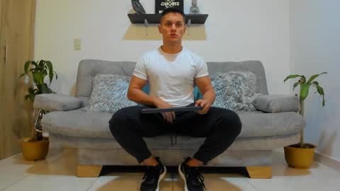 Snapshot of julian_wallace chatting on January 2025 03:07:02 PM julian_wallace online show from January 2025 03:07:02 PM