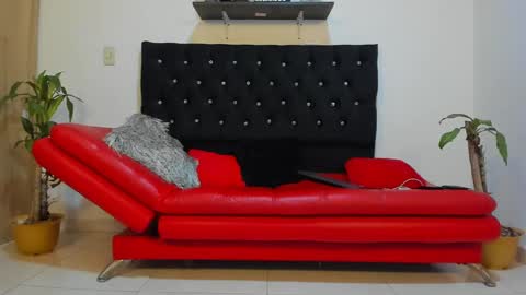 Snapshot of julian_wallace chatting on February 2025 02:48:02 PM julian_wallace online show from February 2025 02:48:02 PM