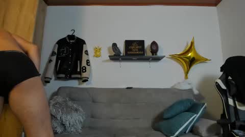 Snapshot of julian_wallace chatting on October 2025 04:58:02 PM julian_wallace online show from October 2025 04:58:02 PM