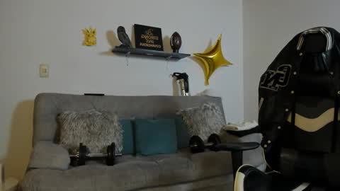 Snapshot of julian_wallace chatting on October 2025 06:28:02 PM julian_wallace online show from October 2025 06:28:02 PM