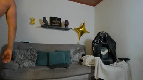 Snapshot of julian_wallace chatting on October 2025 06:52:01 PM julian_wallace online show from October 2025 06:52:01 PM