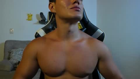 Snapshot of julian_wallace chatting on November 2025 11:13:01 PM julian_wallace online show from November 2025 11:13:01 PM