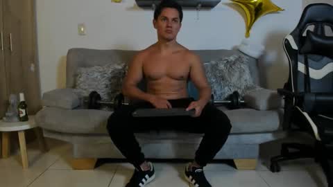 Snapshot of julian_wallace chatting on November 2025 07:10:01 PM julian_wallace online show from November 2025 07:10:01 PM