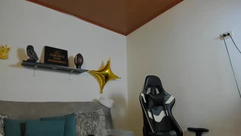 Snapshot of julian_wallace chatting on November 2025 04:16:02 PM julian_wallace online show from November 2025 04:16:02 PM