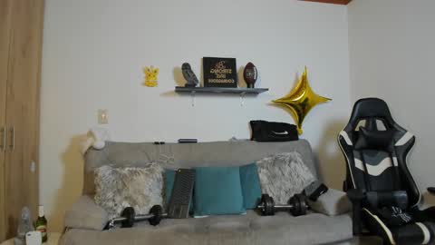 Snapshot of julian_wallace chatting on December 2025 06:12:01 PM julian_wallace online show from December 2025 06:12:01 PM