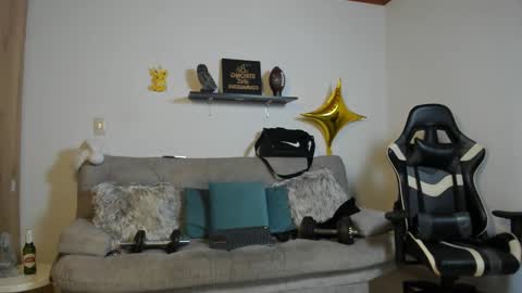 Snapshot of julian_wallace chatting on December 2025 06:36:01 PM julian_wallace online show from December 2025 06:36:01 PM