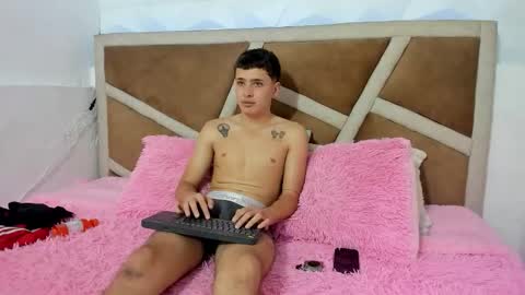 julian online show from November 2025 04:20:02 PM