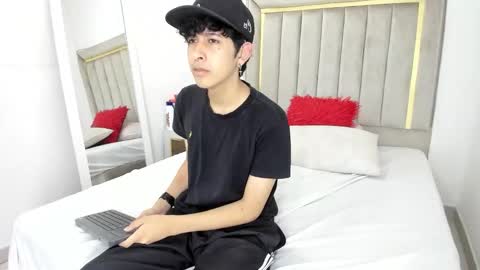 Snapshot of julian_xp chatting on January 2026 07:05:02 PM Julian online show from January 2026 07:05:02 PM