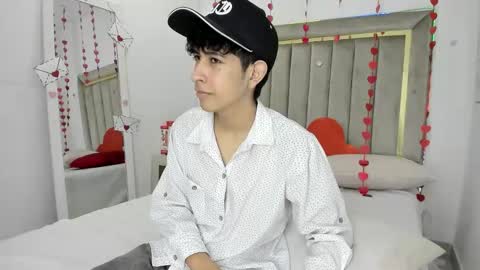 Snapshot of julian_xp chatting on February 2026 07:43:02 PM Julian online show from February 2026 07:43:02 PM