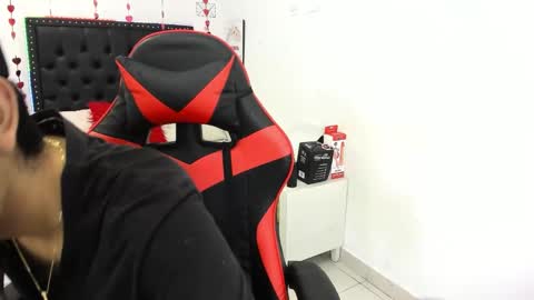 Snapshot of julian_xp chatting on February 2026 10:22:01 PM Julian online show from February 2026 10:22:01 PM