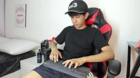 Julian online show from May 2026 06:38:02 PM