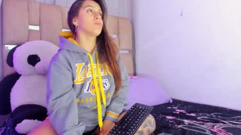 Snapshot of julianacarter chatting on October 2025 02:05:01 PM JulianaCarter online show from October 2025 02:05:01 PM