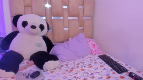 Snapshot of julianacarter chatting on November 2025 04:21:02 PM JulianaCarter online show from November 2025 04:21:02 PM