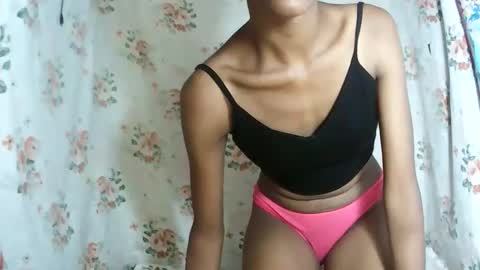 Snapshot of julianahsexy27 chatting on January 2026 11:19:01 PM Nathie online show from January 2026 11:19:01 PM