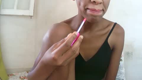 Snapshot of julianahsexy27 chatting on February 2026 09:19:01 AM Nathie online show from February 2026 09:19:01 AM