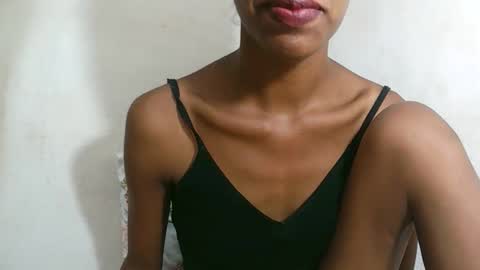 Snapshot of julianahsexy27 chatting on February 2026 09:24:02 PM Nathie online show from February 2026 09:24:02 PM