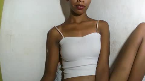 Snapshot of julianahsexy27 chatting on February 2026 12:31:01 AM Nathie online show from February 2026 12:31:01 AM