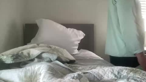 juliangregory9009 online show from May 2026 10:37:01 PM