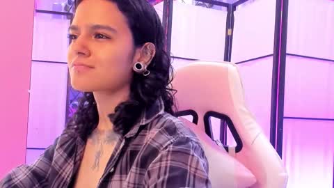 julianne_7 online show from February 2026 08:25:02 PM