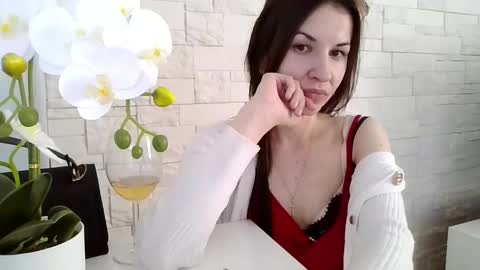 Julia online show from May 2026 04:12:01 PM