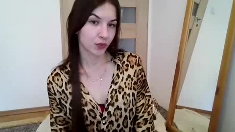Julia online show from May 2026 01:06:01 PM