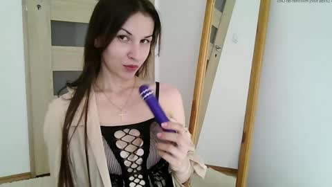 Julia online show from May 2026 01:52:02 PM