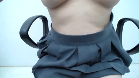 julie9x online show from November 2025 09:13:02 PM