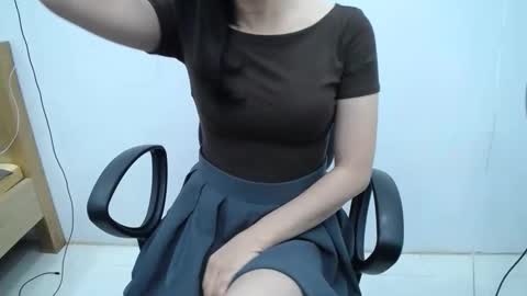 julie9x online show from May 2026 09:33:01 PM