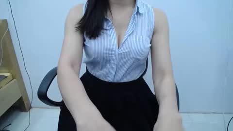 julie9x online show from May 2026 10:04:02 PM