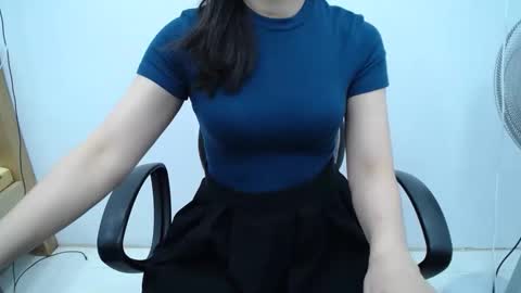 julie9x online show from May 2026 06:47:02 PM
