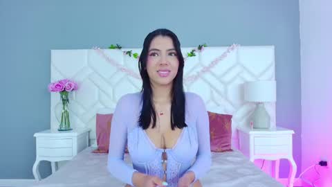 Snapshot of julie_bennet chatting on March 2025 04:17:02 AM Juliet Bennet online show from March 2025 04:17:02 AM