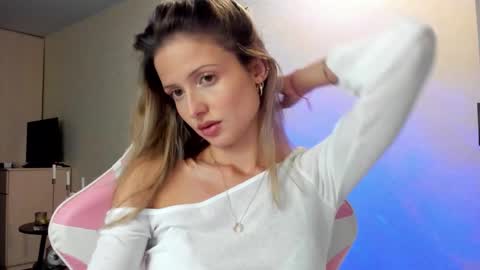 Julie online show from September 2025 05:28:01 PM