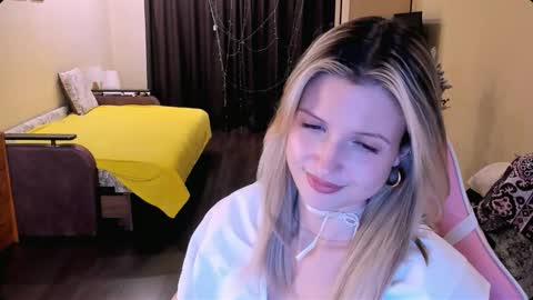 Julie online show from December 2025 07:53:02 PM