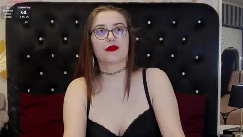 Julia online show from May 2026 05:03:02 AM