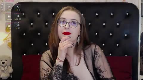 Julia online show from May 2026 05:02:02 AM